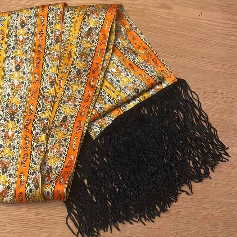 UNIQUE SCARF - Picture 3 of 3